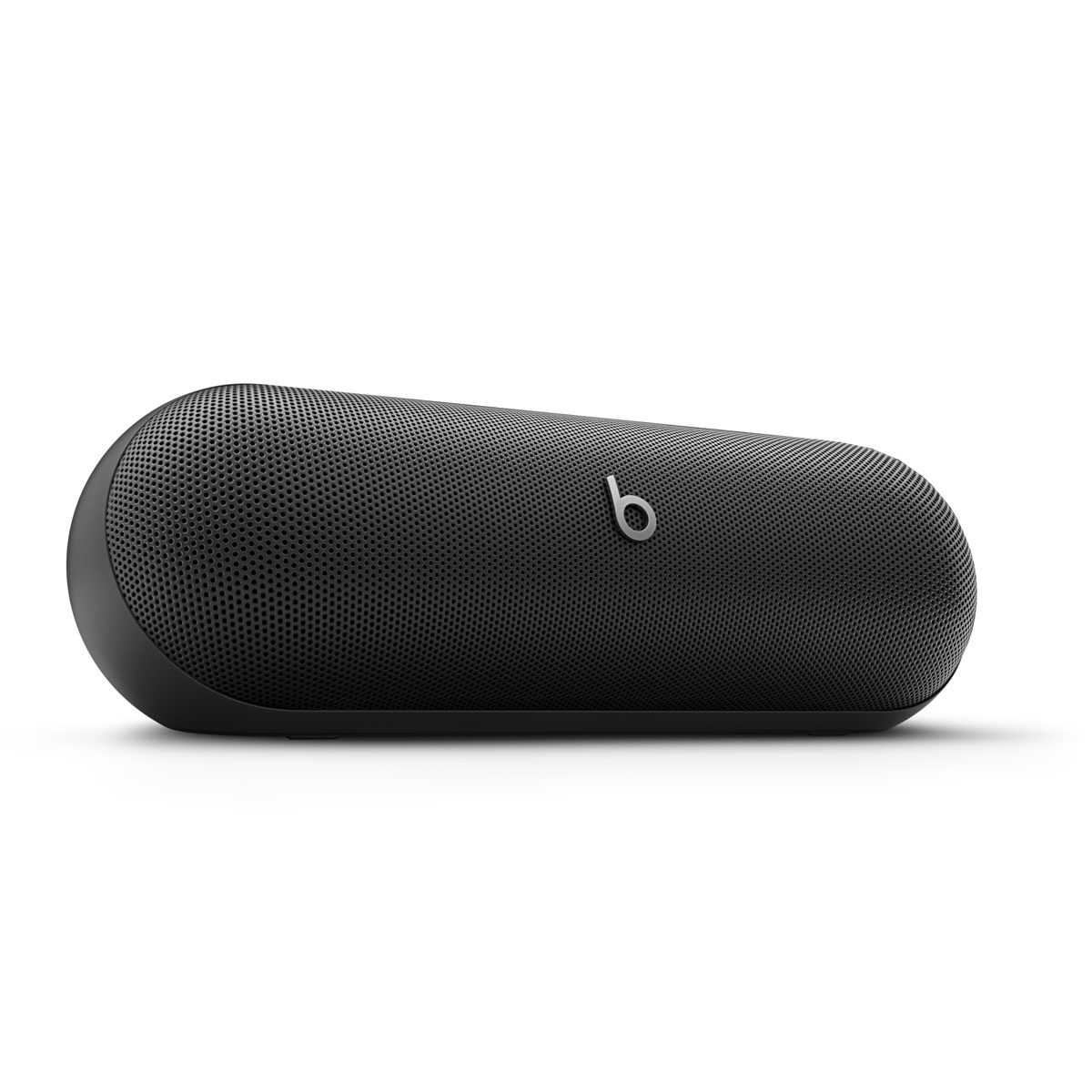 哑光黑色 Beats Pill 的特写